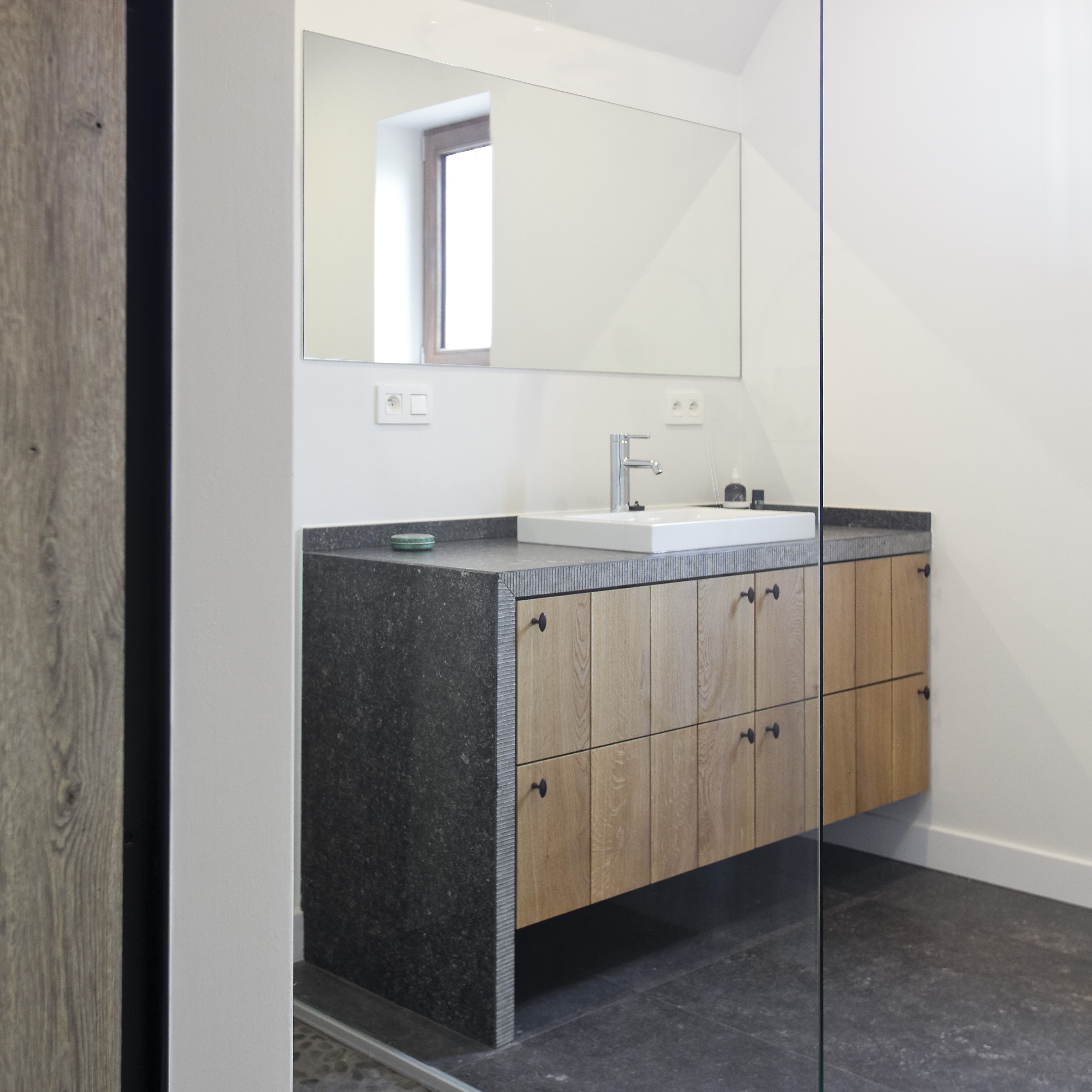 Badkamer ideeen landelijk: landelijke badkamer in de slaapkamer ...